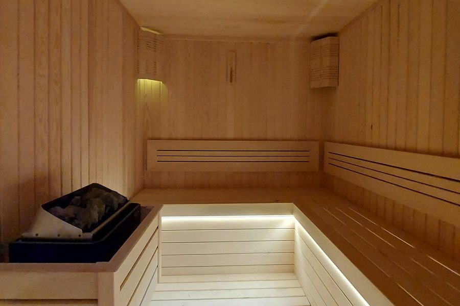 Sauna & Jacuzzi
